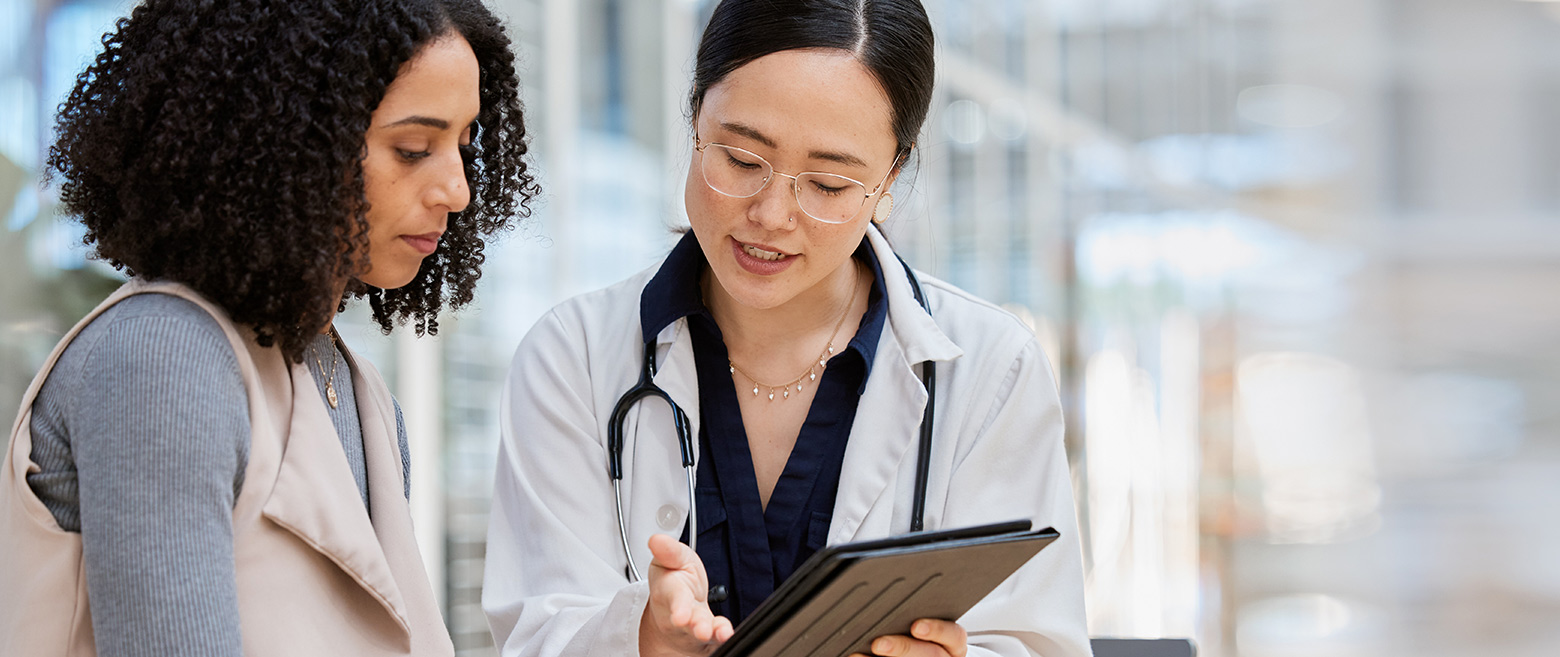 Doctor explaining to a patient